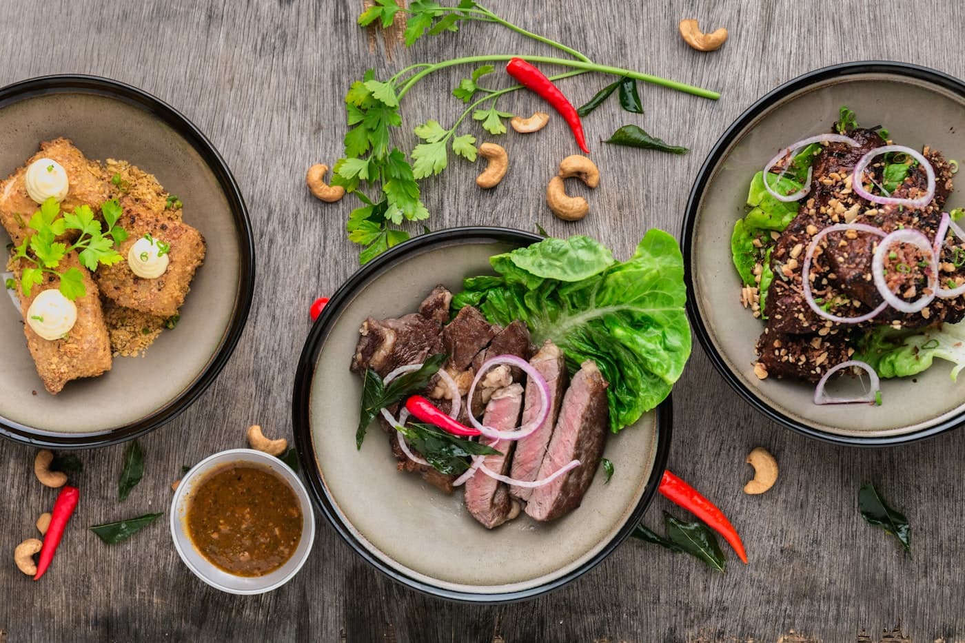 Une table de restaurant avec un menu — Marco décode les cartes étrangères